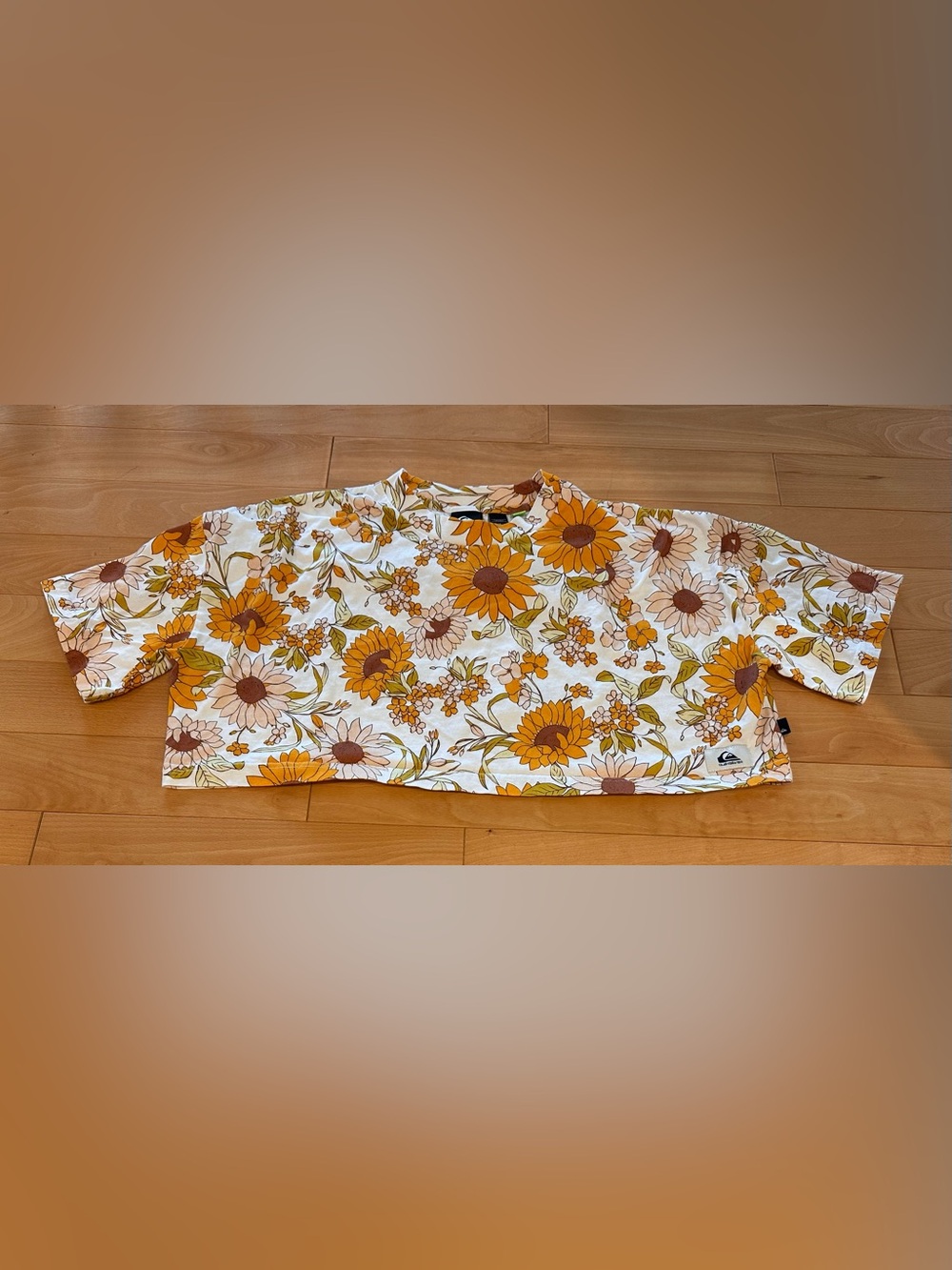 Quiksilver Floral Sunflower Tee in White and Mustard boxy crop top